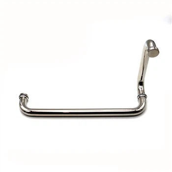 L'escala compensada tira de la porta d'acer